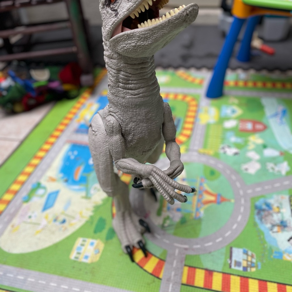 Large Dinosaurs - Picture 2 of 5